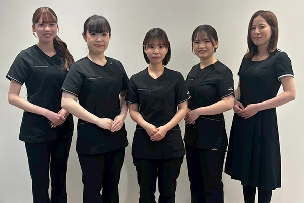 スタッフで集合写真